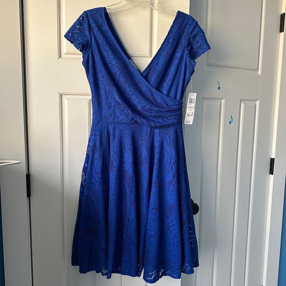 Maggy London Royal Blue Floral Lace Midi Dress - Size 10 - Picture 1 of 8